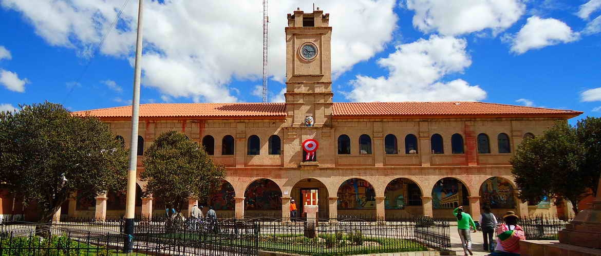 Full day private tour in Puno with Quechua Route. Lampa, Tarucani, Tinajani and Pucara