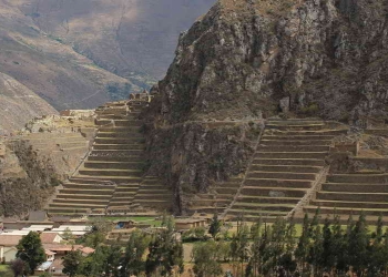Full day private tour hiking Pumamarca to Ollantaytambo in the Sacred Valley of Incas